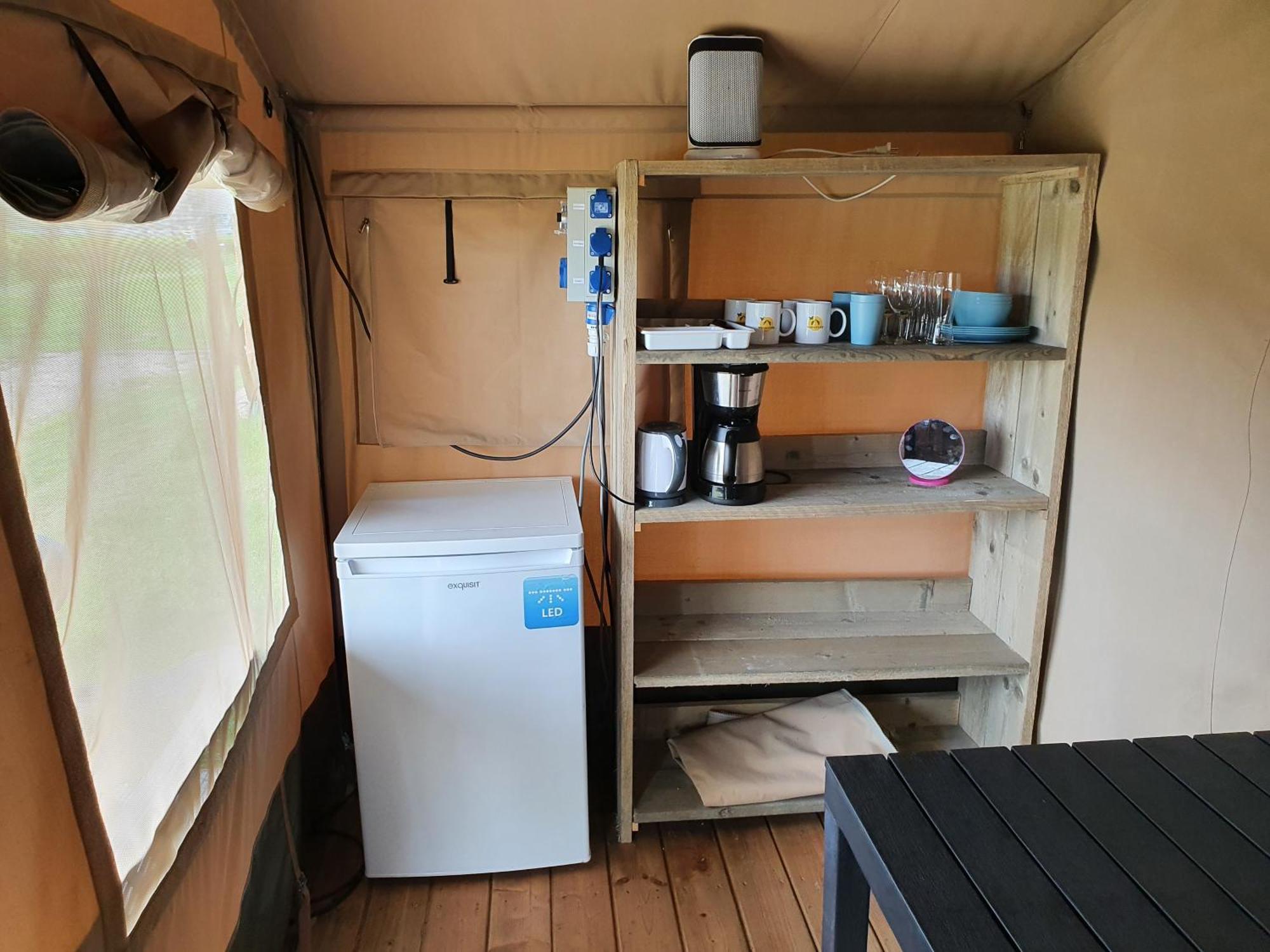 Camping De Oude Rijn Ter Aar Habitación foto